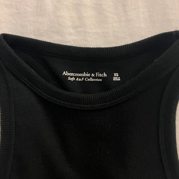 Abercrombie Tank Top Bundle - Picture 2 of 3